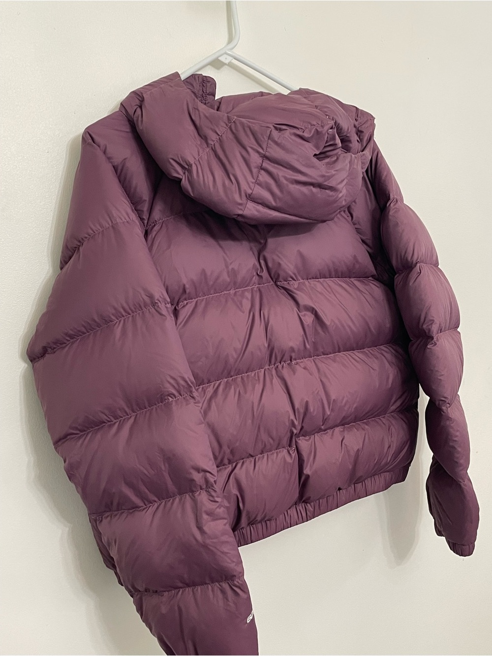 The North Face Women's Hooded Puffer Jacket in Plum - Picture 8 of 10